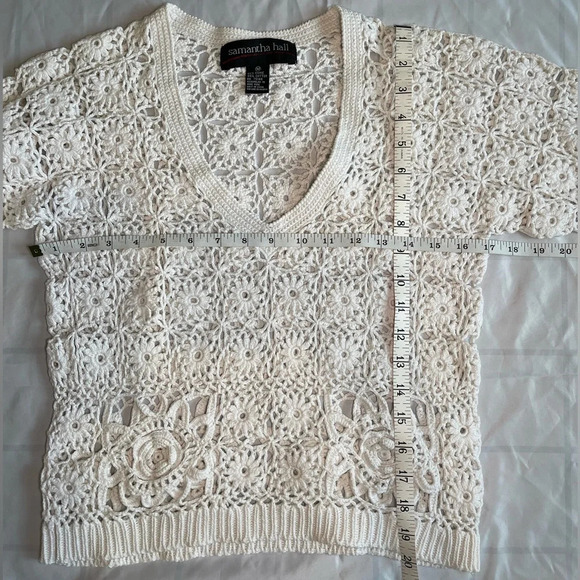 Samantha Hall Crochet V Neck Sweater In White Size Medium - Picture 4 of 10
